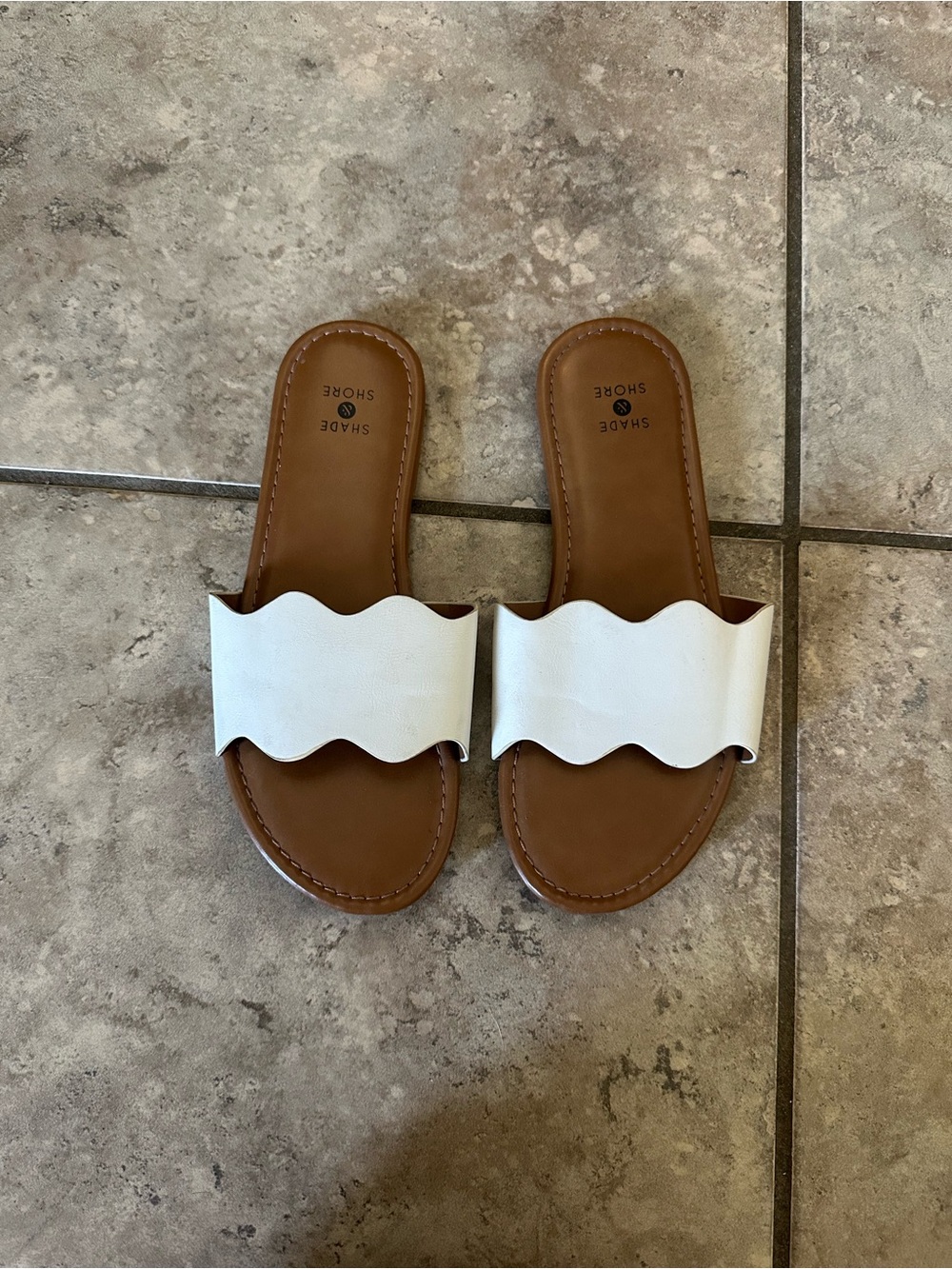 Shade & Shore White Scallop-Edge Slide Sandals - Women's